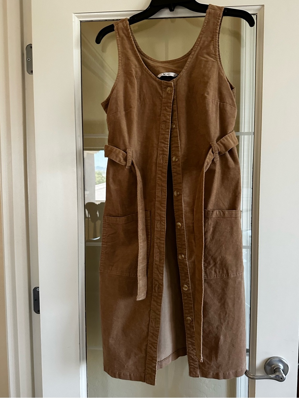 Women’s Sleeveless Button-Front Corduroy Dress in Brown